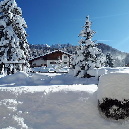 Garni Hotel Iris Selva di Val Gardena Ngoại thất bức ảnh
