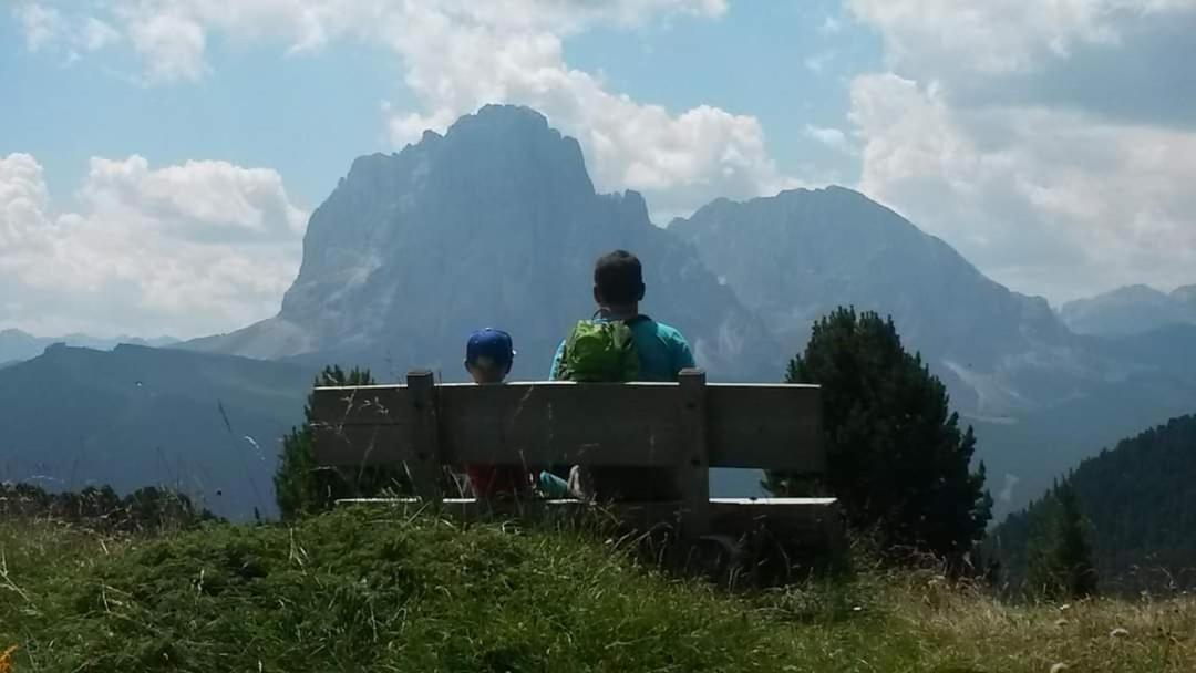 Garni Hotel Iris Selva di Val Gardena Ngoại thất bức ảnh