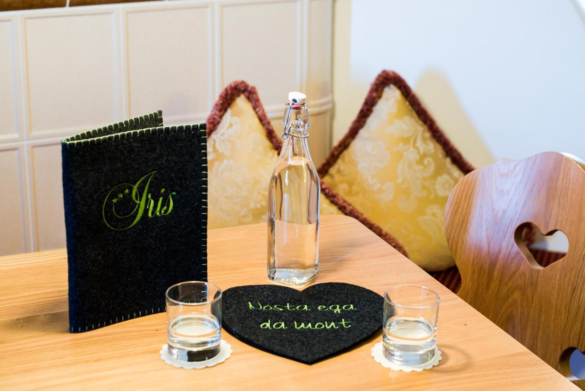 Garni Hotel Iris Selva di Val Gardena Ngoại thất bức ảnh