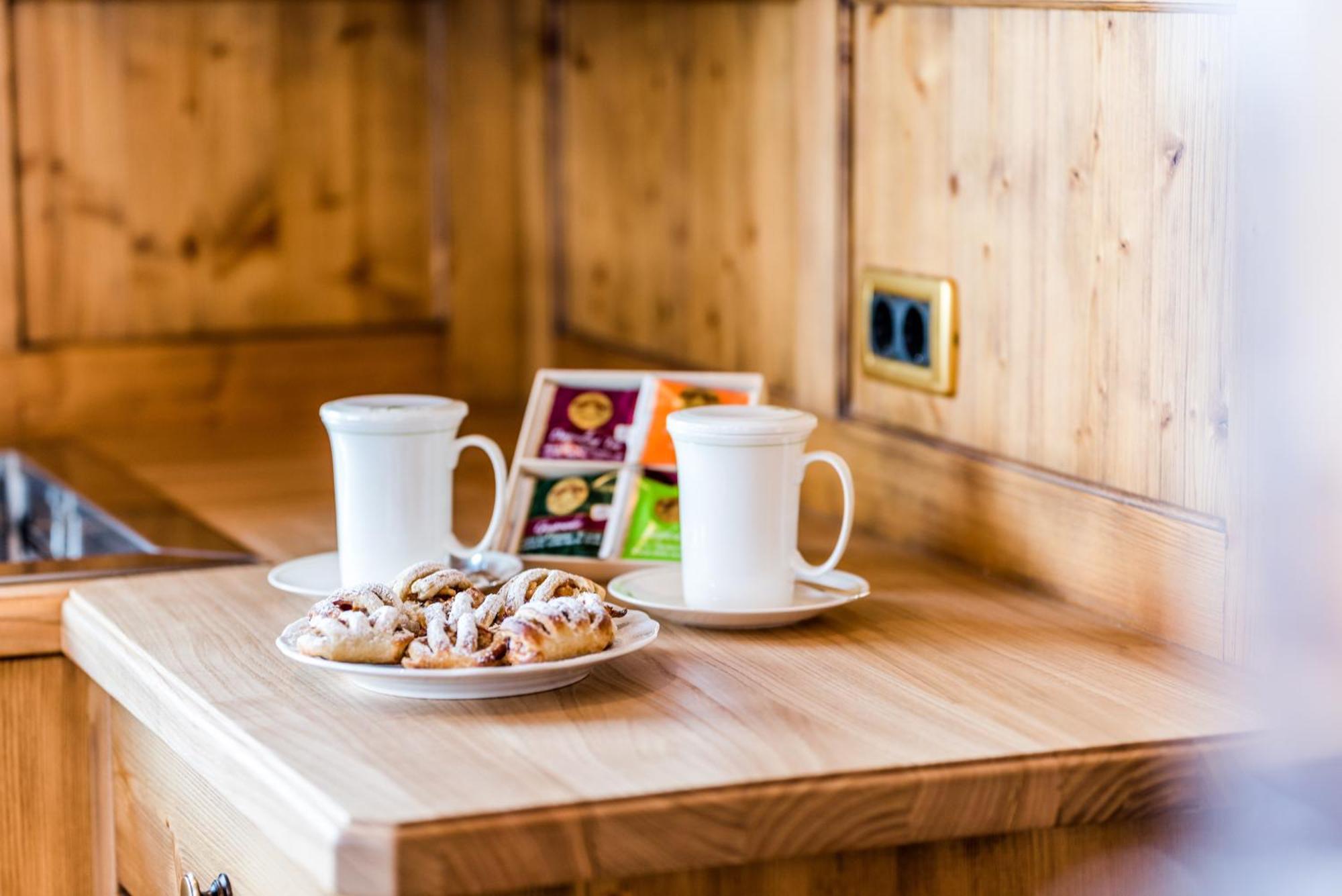 Garni Hotel Iris Selva di Val Gardena Ngoại thất bức ảnh