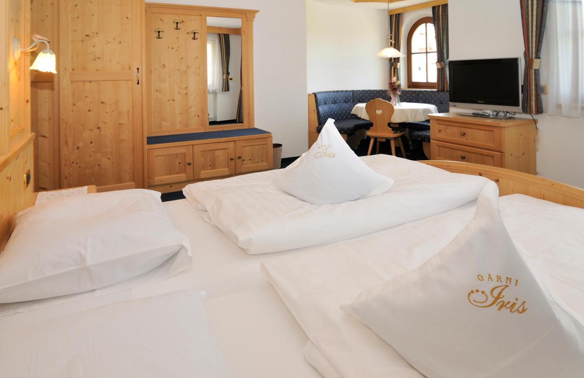 Garni Hotel Iris Selva di Val Gardena Ngoại thất bức ảnh