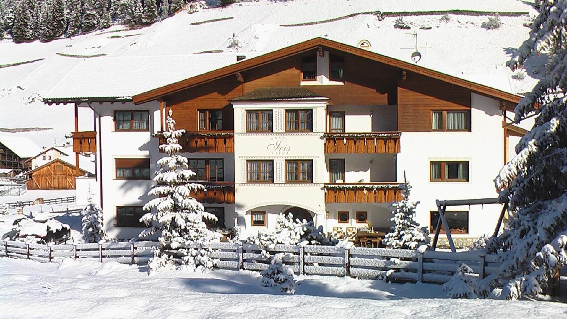 Garni Hotel Iris Selva di Val Gardena Ngoại thất bức ảnh